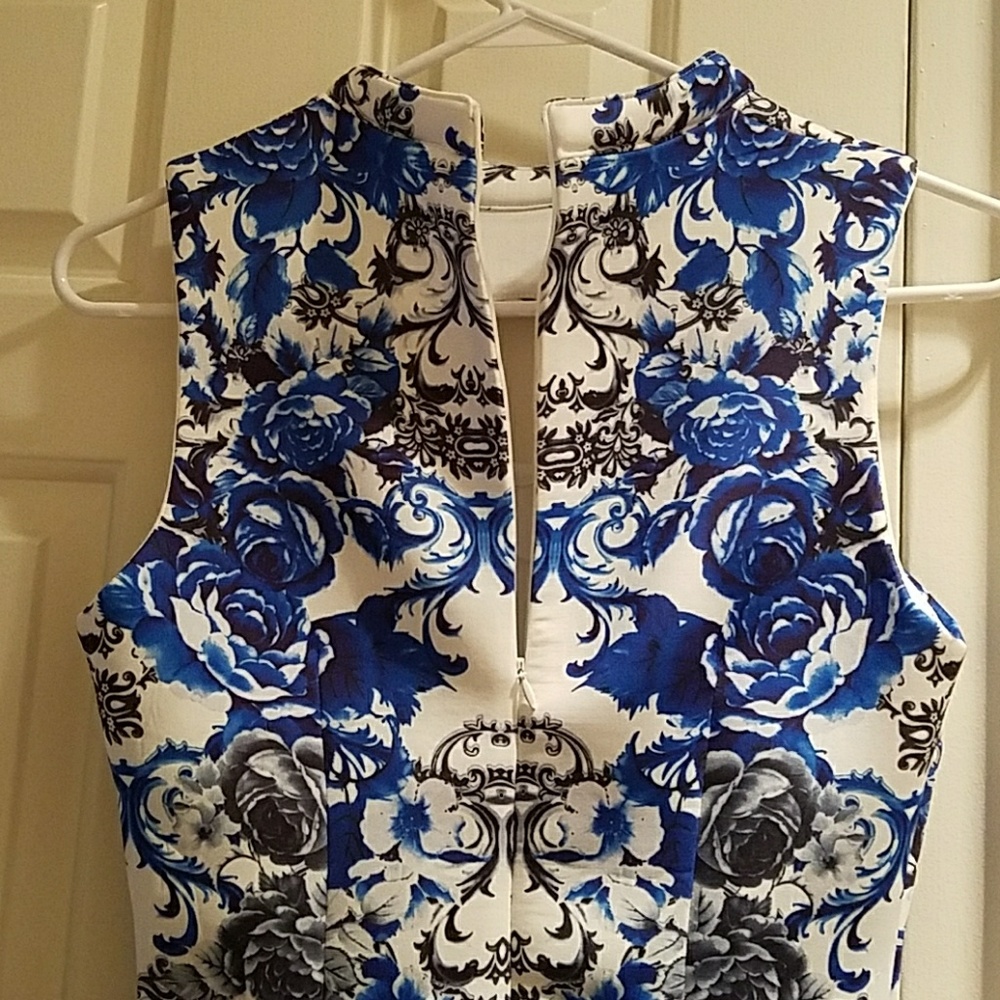 Dress - Picture 2 of 4
